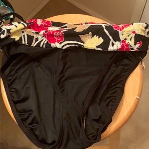 NWT size 10 women’s bikini bottom with wide band